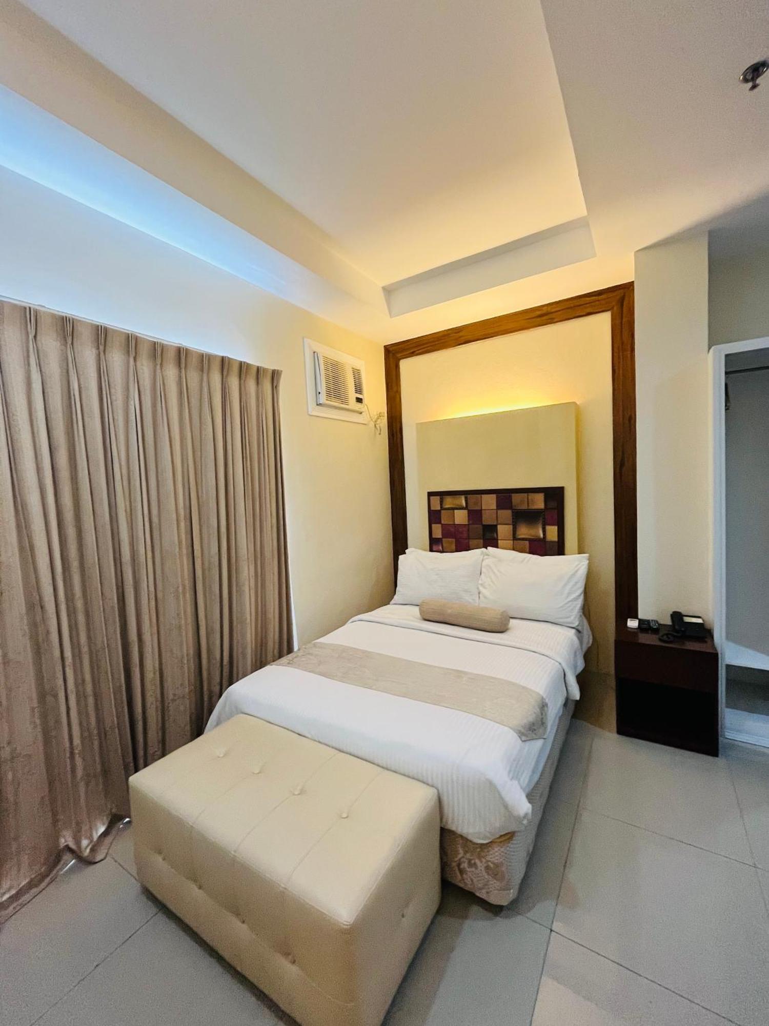 Hotel Dumaguete Dumaguete City Exterior photo